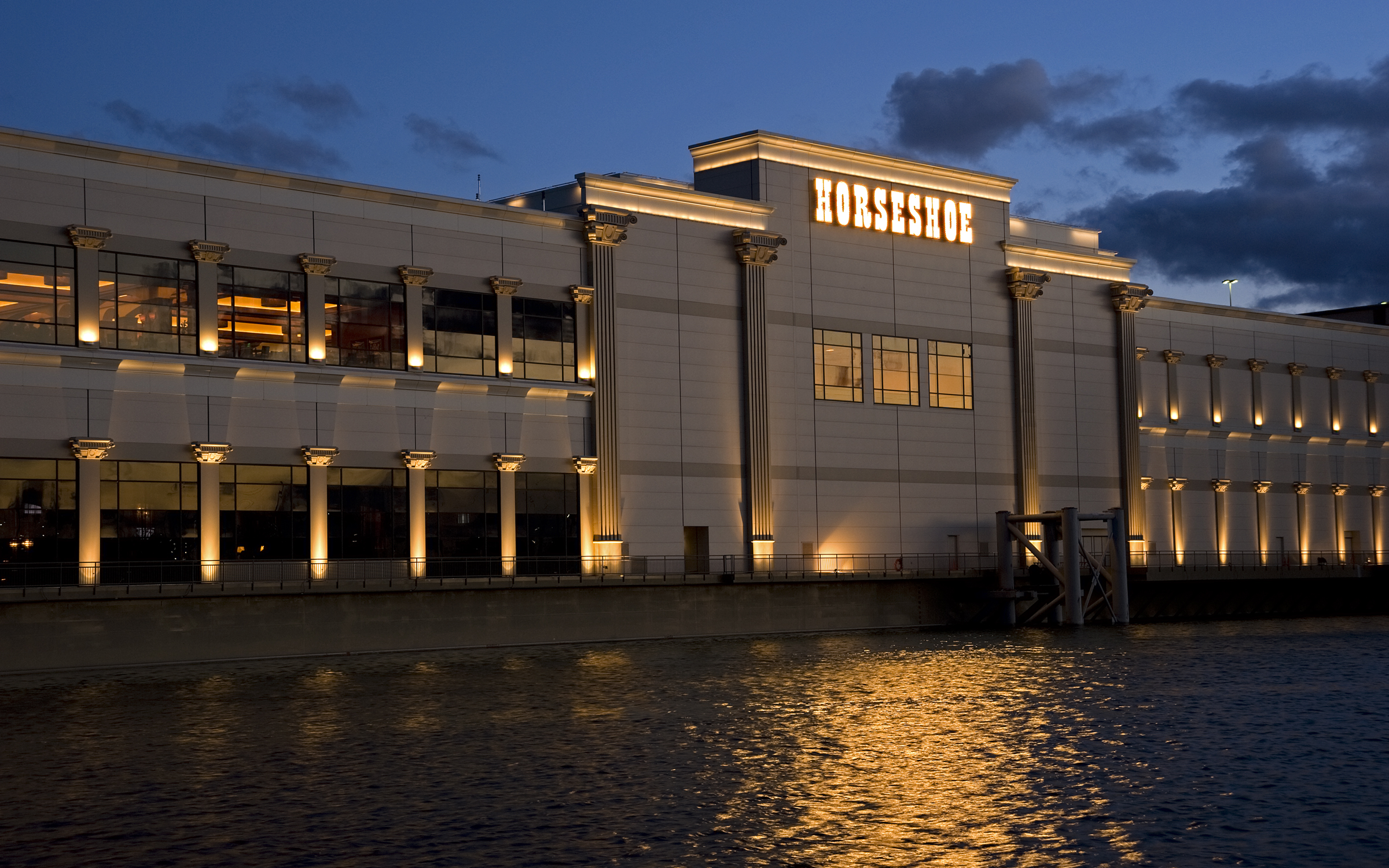 Construction of he largest floating structure in the USA for