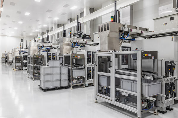 Science and Technology, pharmaceutical, manufacturing, vials, industrial, life sciences, production, biology, cleanroom,  Pepper Construction, Fishers, Indiana