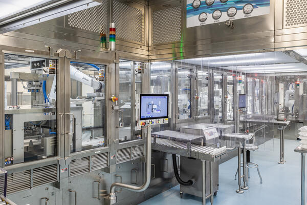 Science and Technology, pharmaceutical, manufacturing, vials, industrial, life sciences, production, biology, cleanroom,  Pepper Construction, Fishers, Indiana