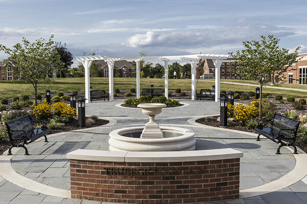 Monmouth College fountain