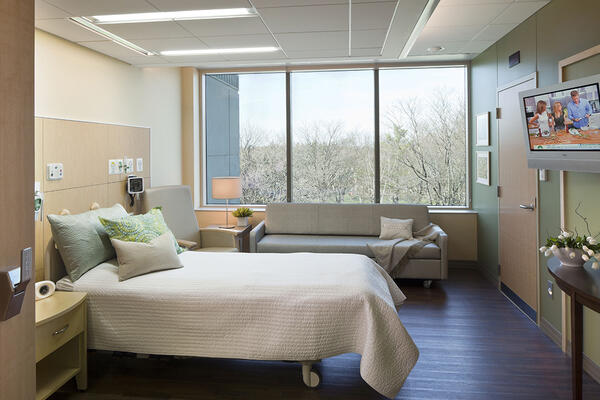 Advocate Condell patient room