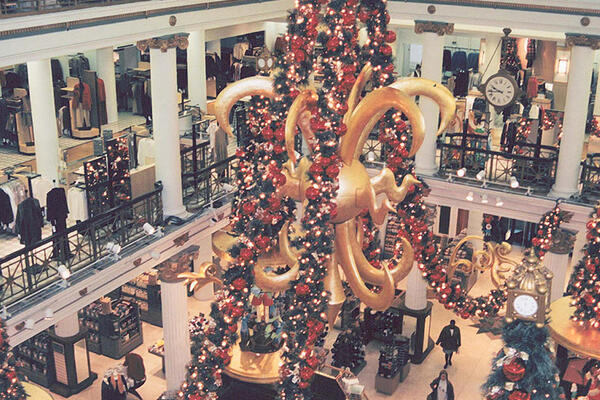 Marshall Field's decorated tree