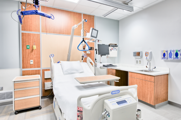 The medical/surgical inpatient unit was relocated to the third floor and features private rooms with innovative equipment, including ceiling-mounted bariatric lifts, four Hercules Repositioning Systems and 10 bedside cardiac monitors. 