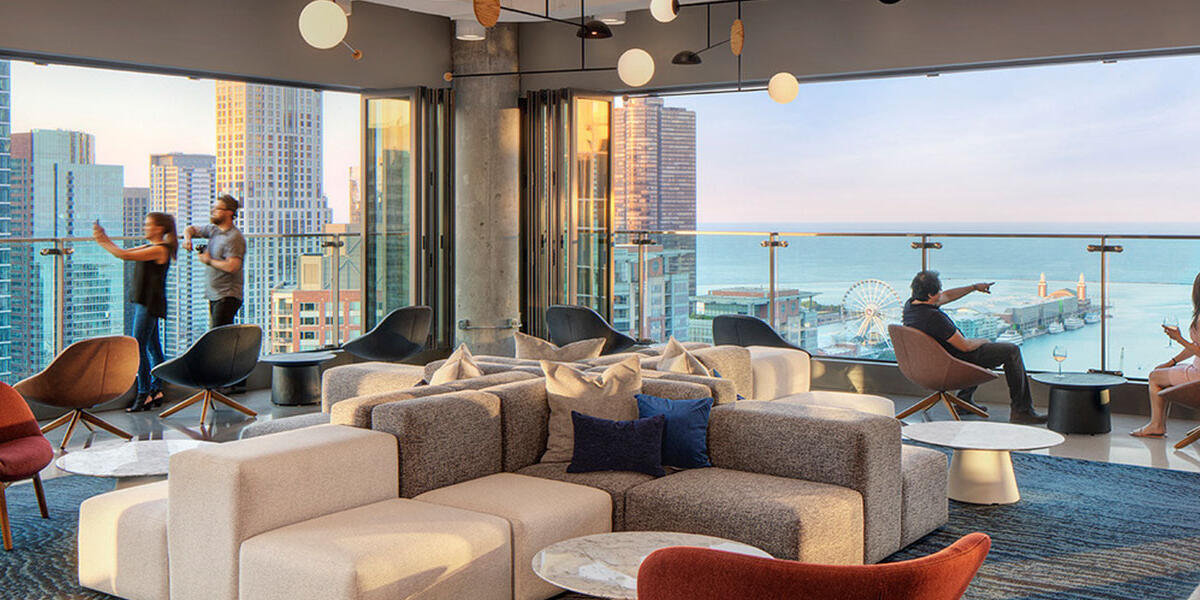 303 East Wacker Drive Amenity Space Lounge