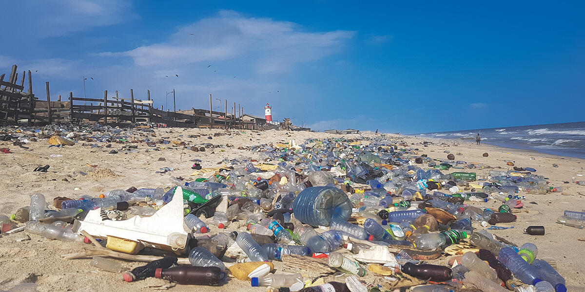 Plastic-pollution-on-beach