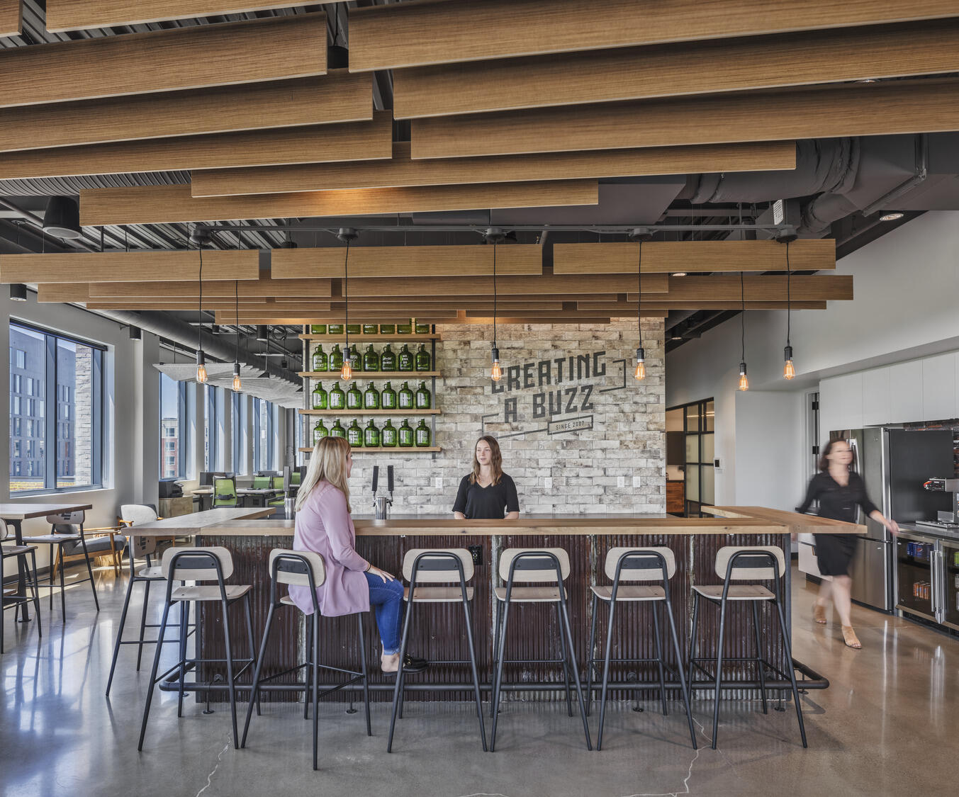 Leading-EDJE-Lobby-Bar