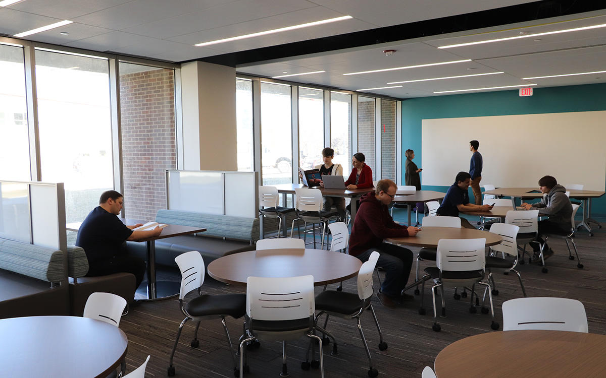 Students-at-Harper-College