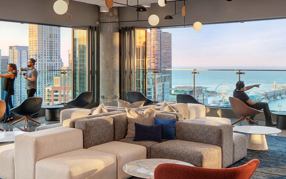 303 East Wacker Drive Amenity Space Lounge