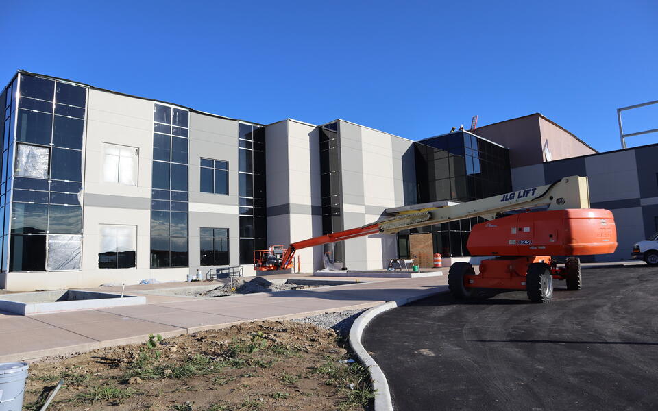 Science and Technology, pharmaceutical, manufacturing, vials, industrial, life sciences, production, biology, cleanroom, Pepper Indiana, Pepper Construction, Indiana, Pharmacy, Chemistry  