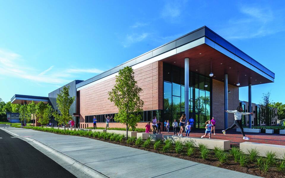 Pepper Builds Lisle Elementary School